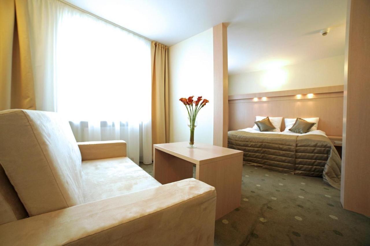 Hotel Cieplice Medi & Spa Jelenia Góra Exteriör bild