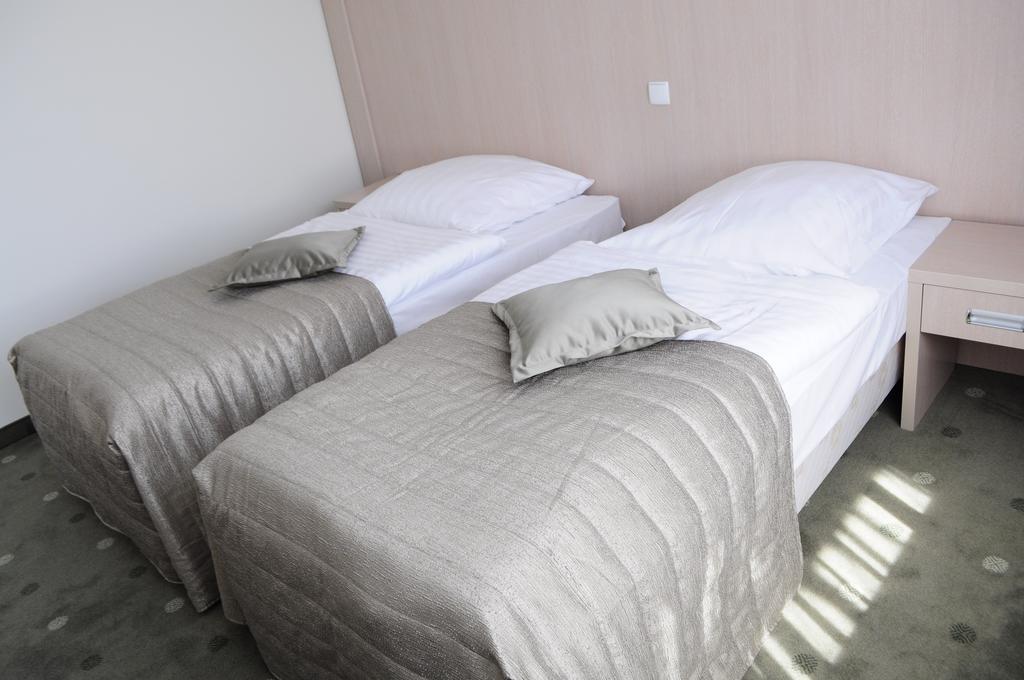 Hotel Cieplice Medi & Spa Jelenia Góra Rum bild