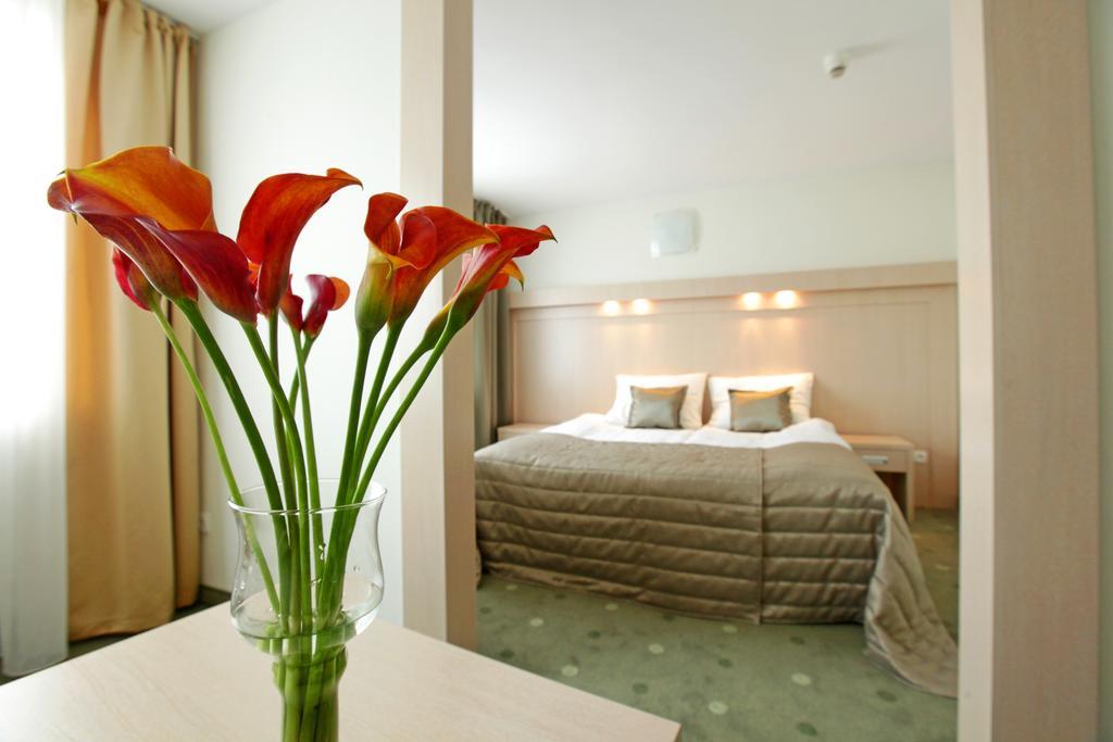Hotel Cieplice Medi & Spa Jelenia Góra Exteriör bild