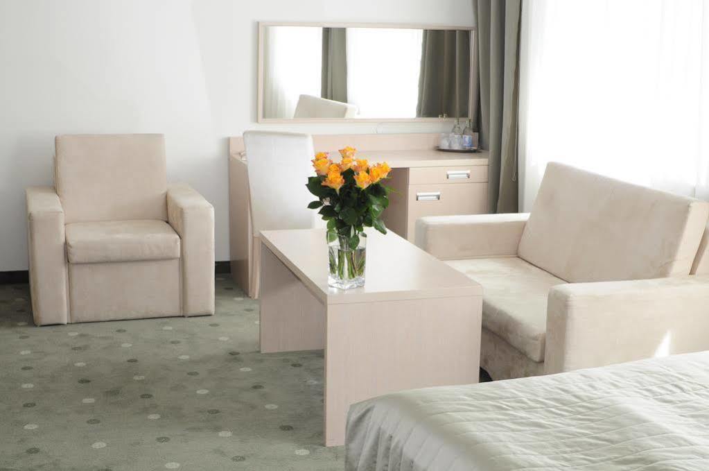 Hotel Cieplice Medi & Spa Jelenia Góra Exteriör bild