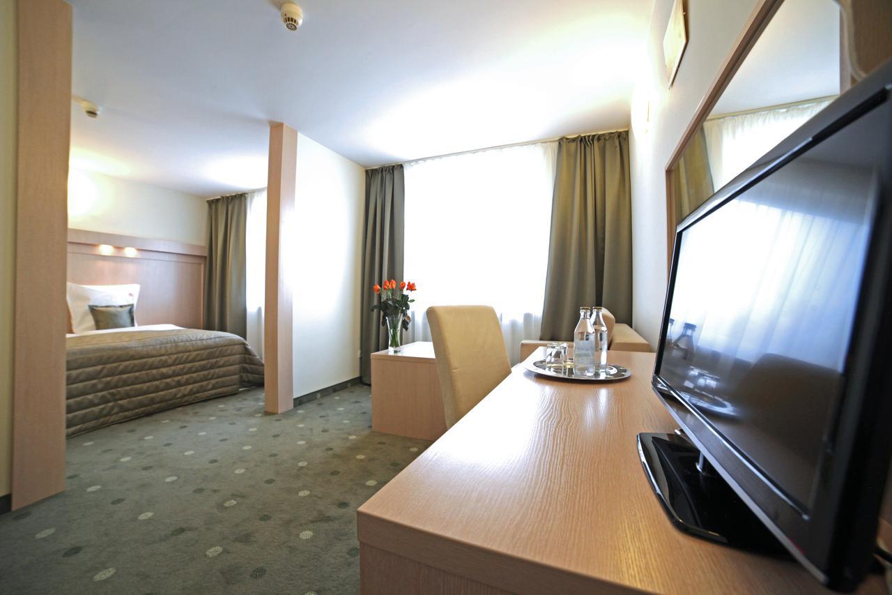 Hotel Cieplice Medi & Spa Jelenia Góra Exteriör bild